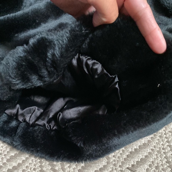 Cherokee Black Fuzzy Women Jacket Coat, Size Large 10/12 - Picture 3 of 5